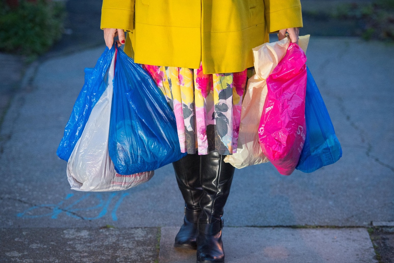 10p-charge-for-single-use-plastic-bags-comes-into-effect-in-england