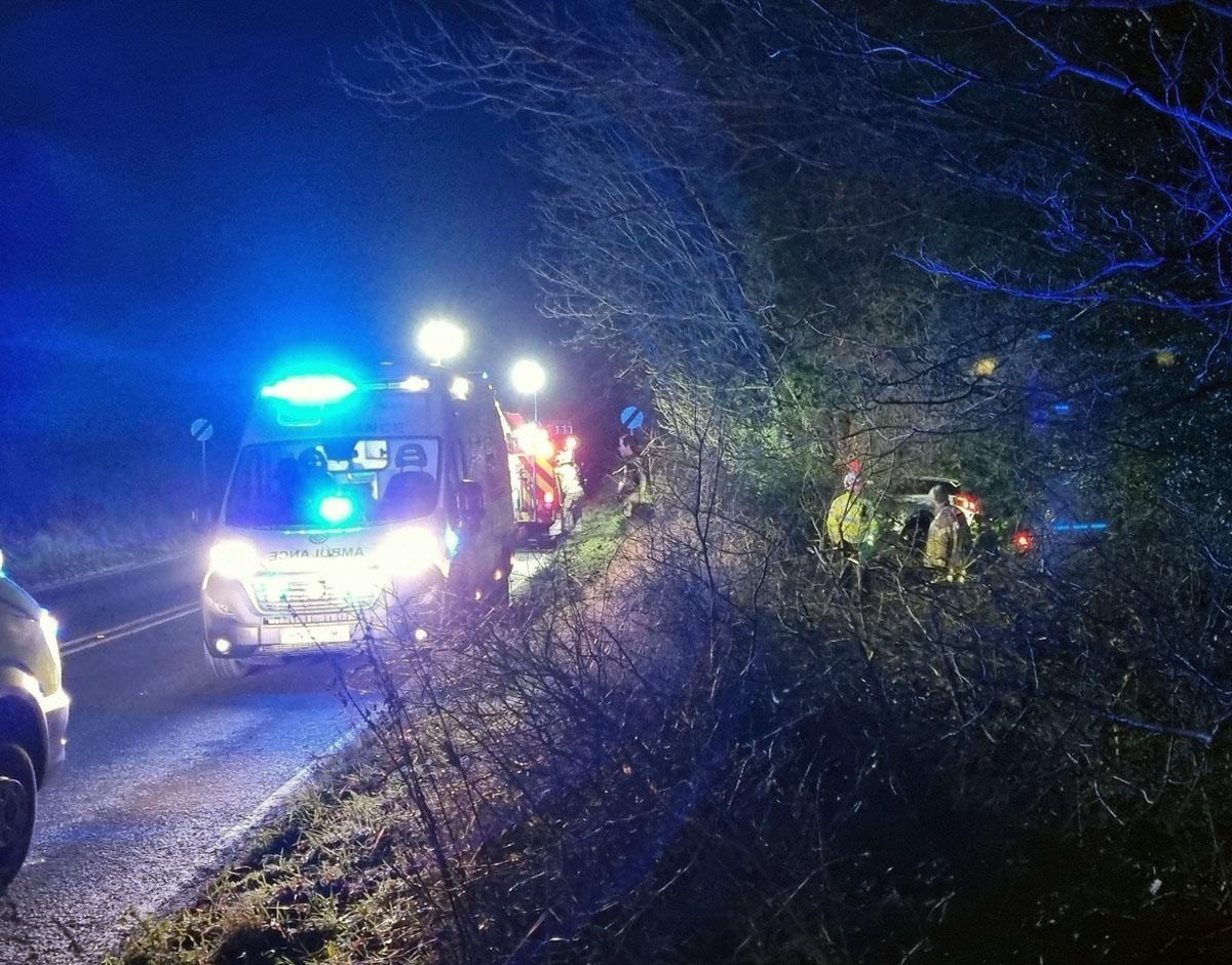 Drink and drugs suspected in early hours Adderbury crash Banbury FM