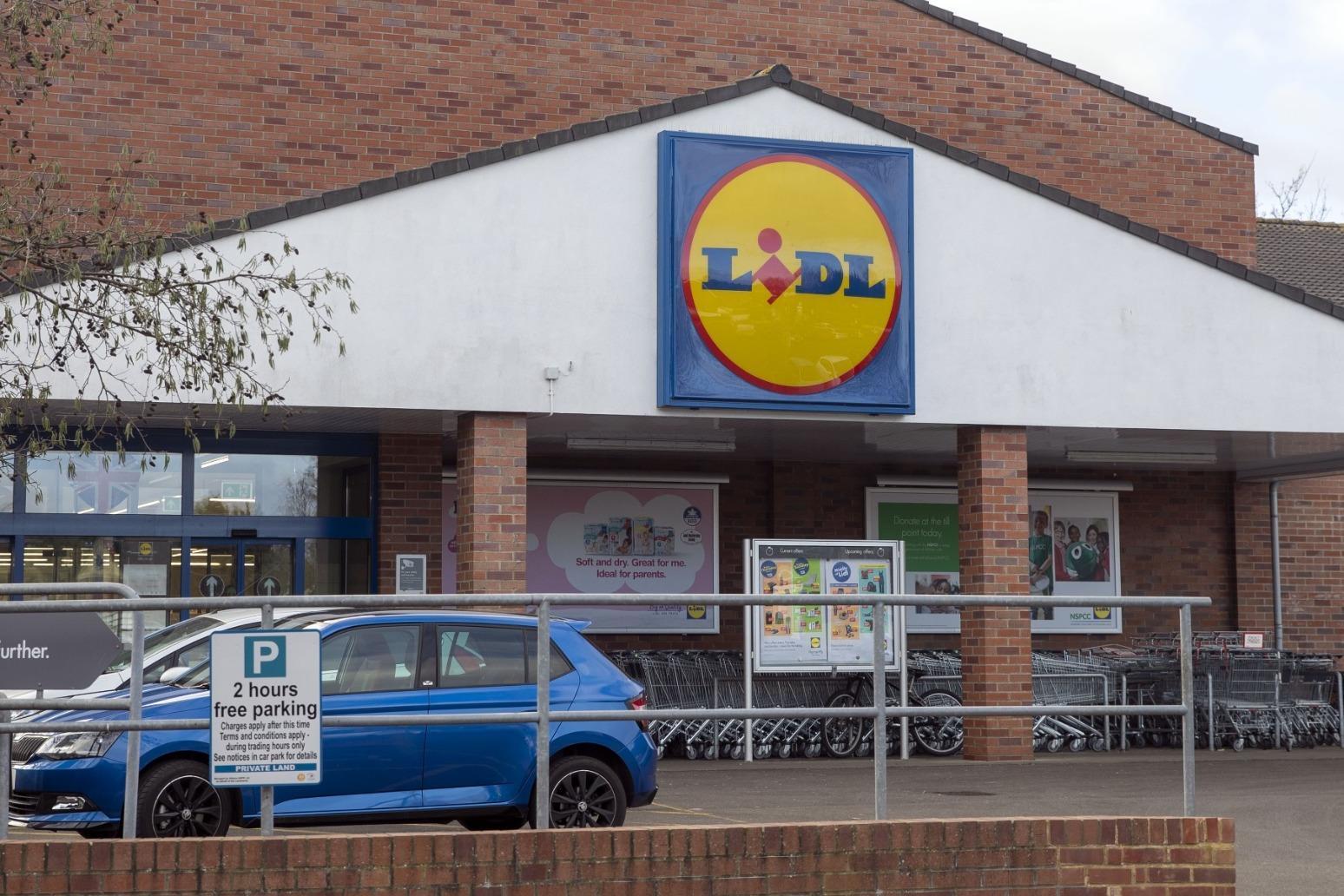 Christmas jumper proves hit for Lidl as festive sales rise - Banbury FM