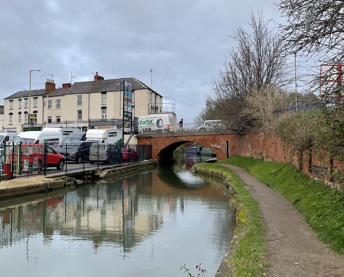 Explosive Experts Called To Deal With Object From Canal - Banbury Fm