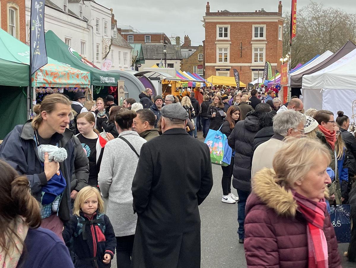 Successful Victorian Christmas Market gives Banbury’s businesses a