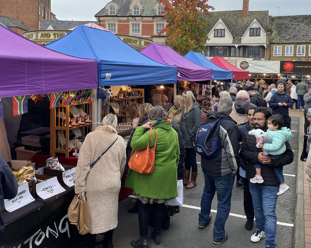 Successful Victorian Christmas Market gives Banbury’s businesses a