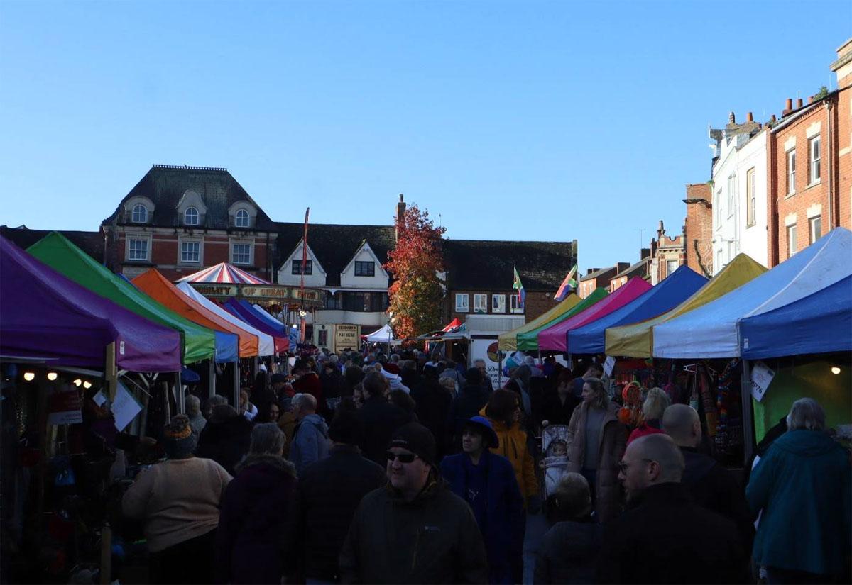 Step back in time at Banbury’s Victorian Christmas Market Banbury FM