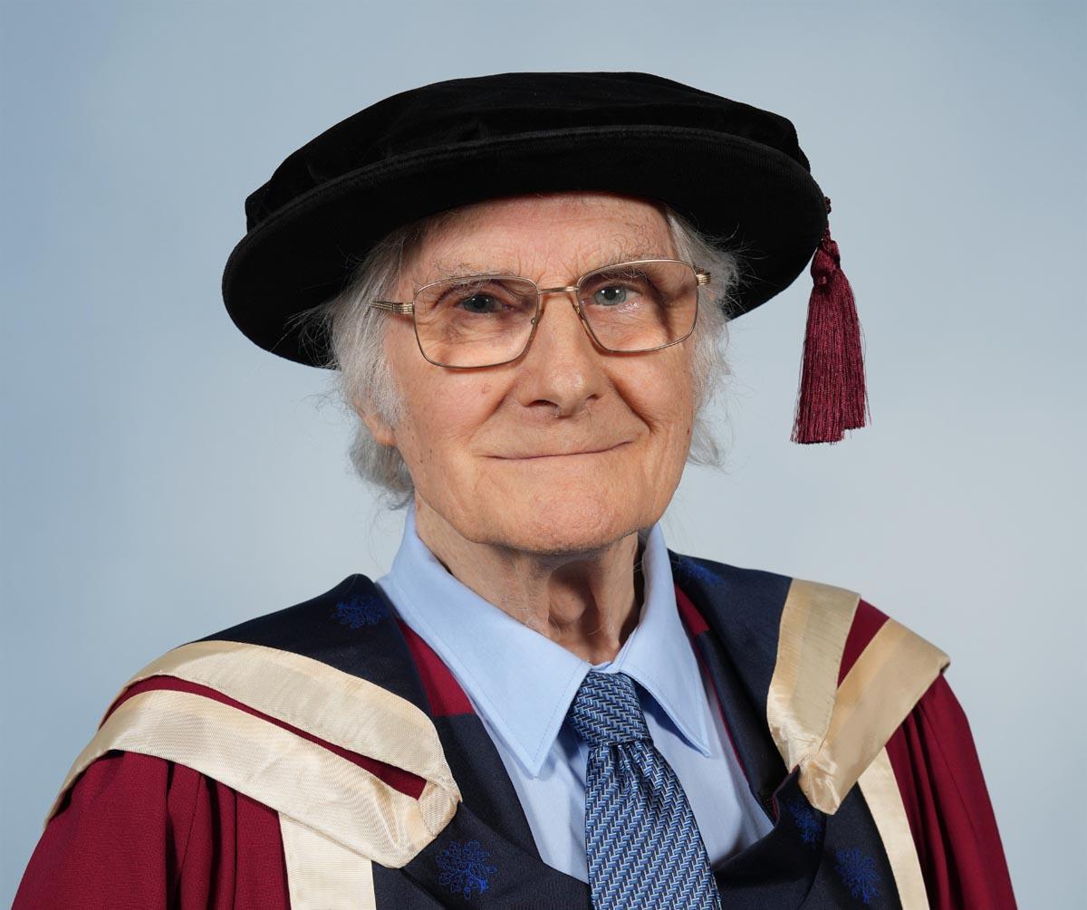 Pioneer of local hospice awarded honorary doctorate Banbury FM