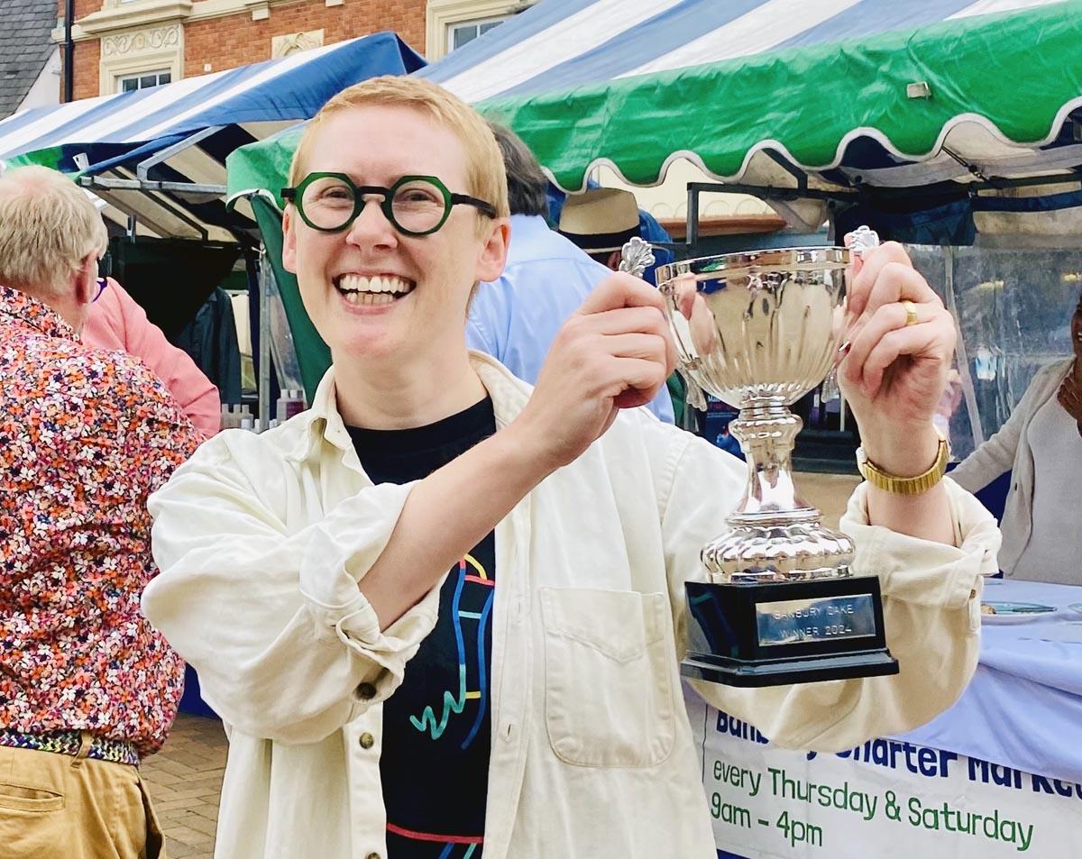 Polly bakes the Banbury Cake Bake Off winner Banbury FM